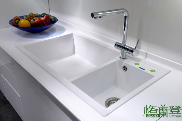 格蘭登廚具 現代極簡系列 鋼琴烤漆 台北作品 直角造型結晶岩水槽